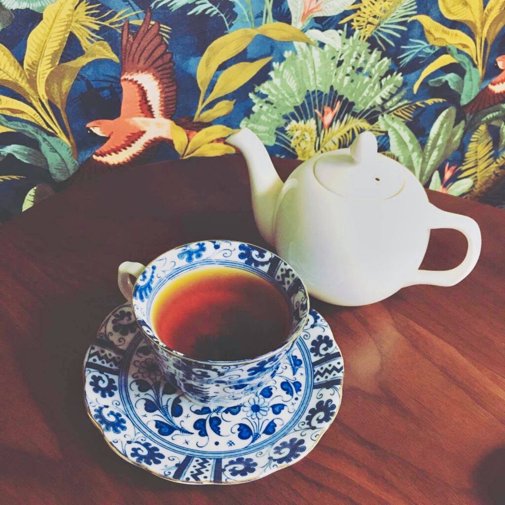 本当に紅茶を楽しむためのマナー｜紅茶豆知識 紅茶教室と紅茶通販の専門店 Tea studio y2（ティー スタジオ ワイワイ）東京都府中市